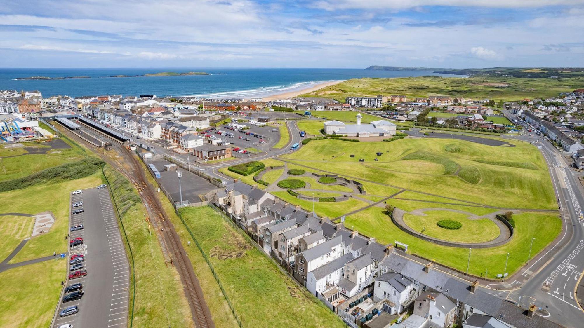 Appartement 1 Dunluce Park - Portrush By The Sea Extérieur photo